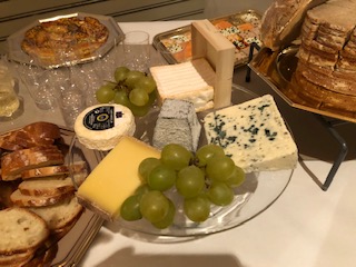 カクテルパーティーでのチーズ・プレート