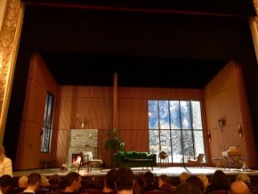 「La Puce à l’oreille」(耳にノミ)の舞台装置