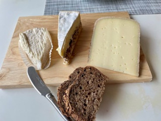 フロマジェリー・ラ・フォンテーヌのチーズ