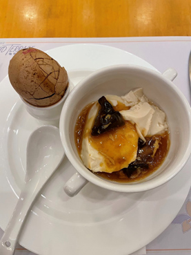 茶葉蛋(チャーイエダン)と豆腐脳