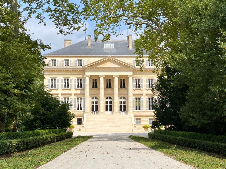 (五大シャトーの中でもボルドーの宝石と呼ばれ、格別の伝説的地位を誇るシャトー・マルゴー。)